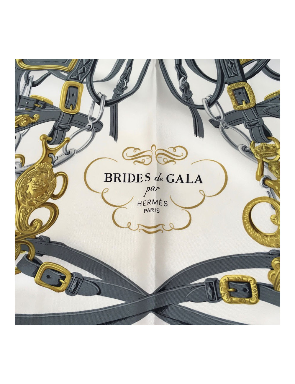 A NETTOYER Carré HERMES Brides de Gala soie ivoire et bleu ciel