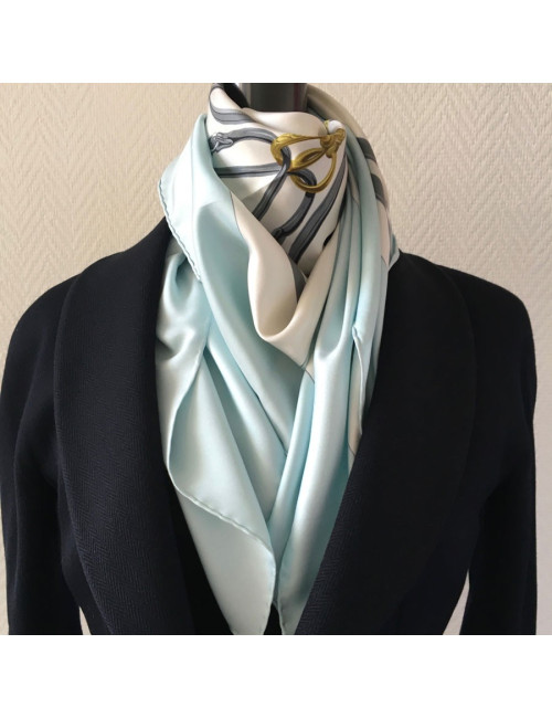 A NETTOYER Carré HERMES Brides de Gala soie ivoire et bleu ciel