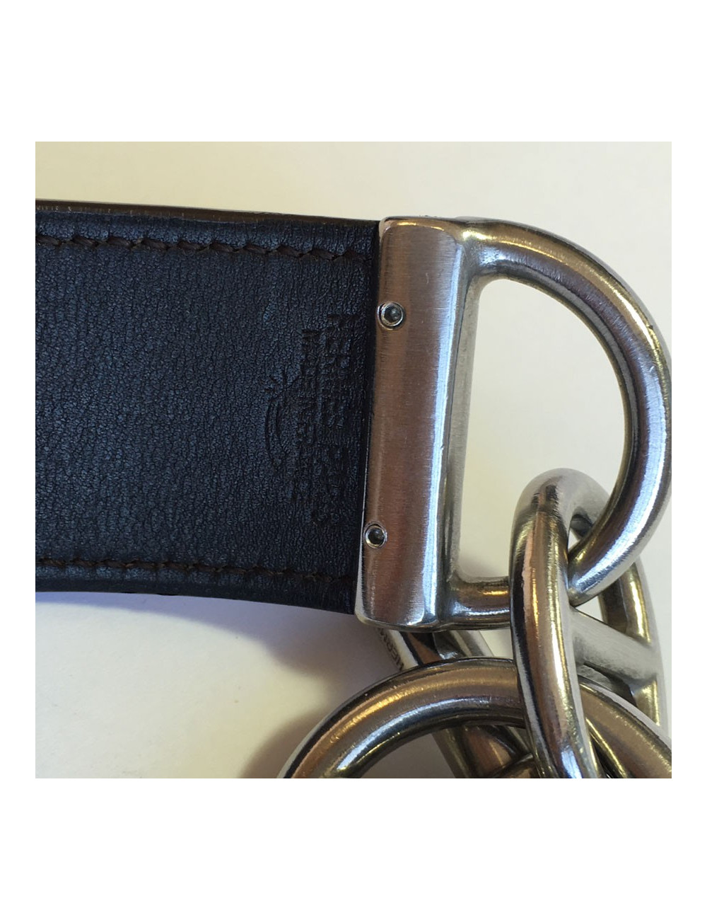 Ceinture HERMES en cuir lisse chocolat et fermoir en T argenté