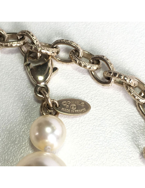 Sautoir CHANEL en perles nacrées 