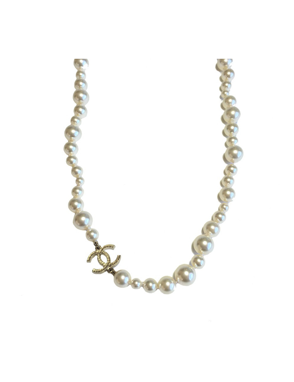 Sautoir CHANEL en perles nacrées 