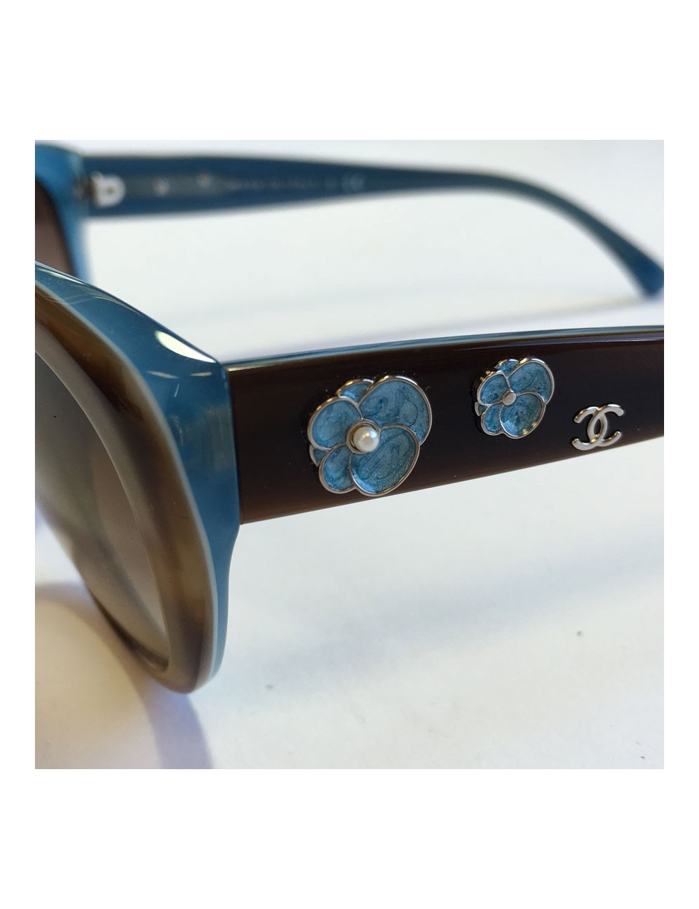 CHANEL sunglasses in Brown and blue two-tone plexi