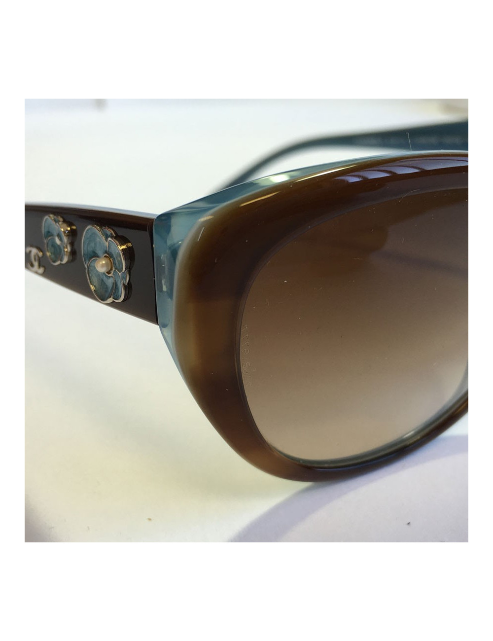 CHANEL sunglasses in Brown and blue two-tone plexi