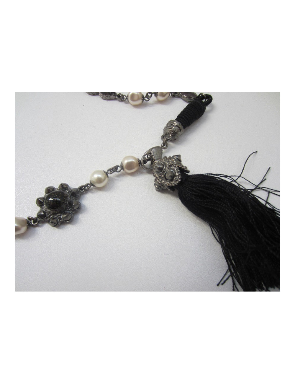 Sautoir long noir Pompon CHANEL