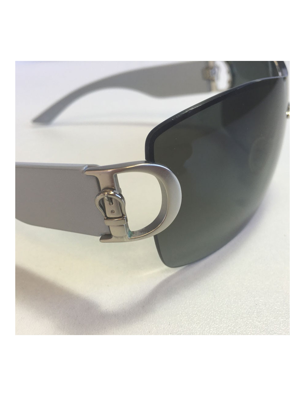 Lunettes de soleil DIOR oversize en plastique