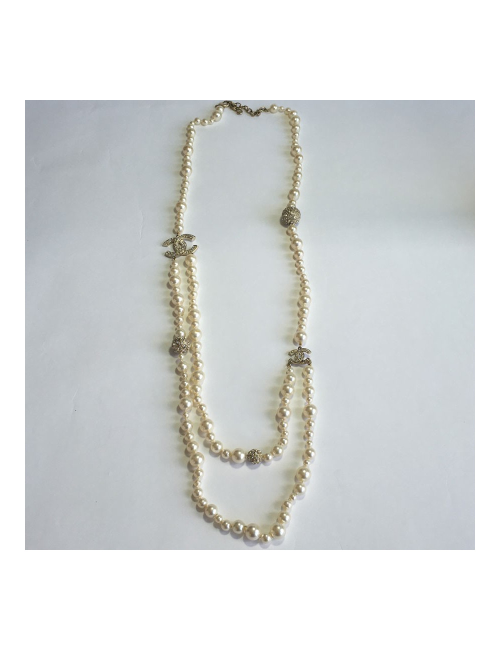 Sautoir CHANEL double en perles et strass