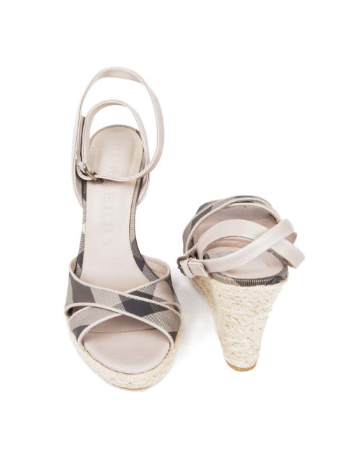 Sandales BURBERRY compensées t 39