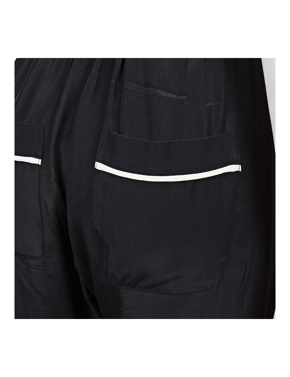 Pantalon CHANEL t40fr en soie noir