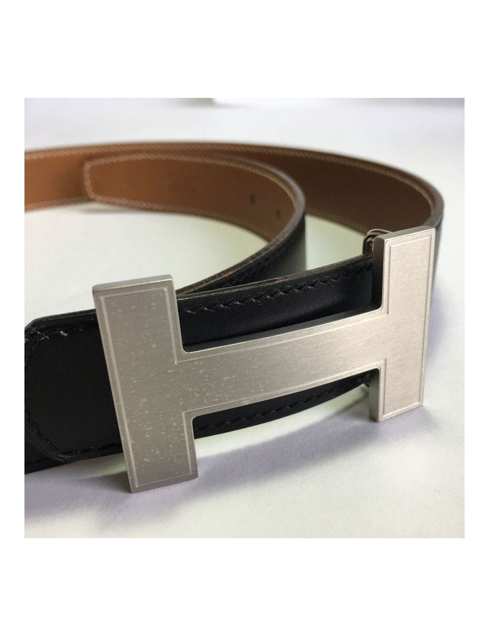 Ceinture HERMES T 75 réversible en cuir box noir et cuir grainé gold