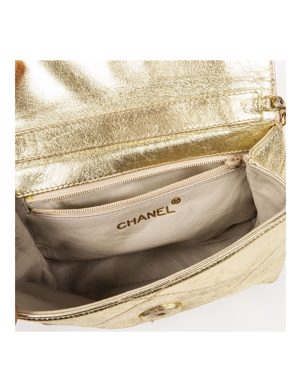 Petit sac doré CHANEL cuir vieilli doré