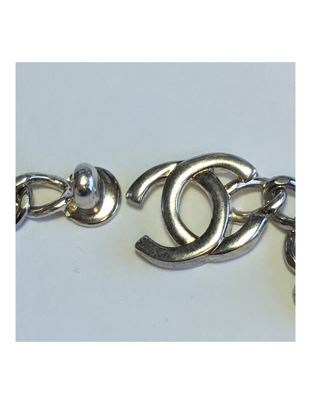 Collier CHANEL en métal argenté