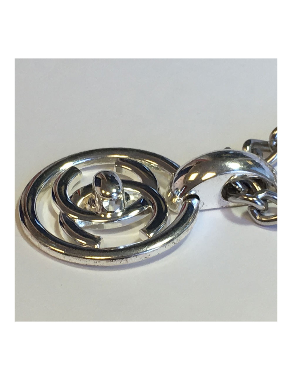 Collier CHANEL en métal argenté