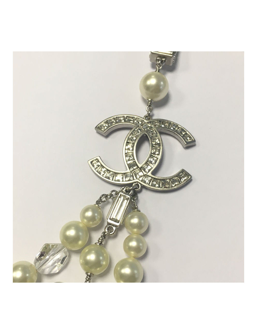 Sautoir CHANEL noeud avec brillants