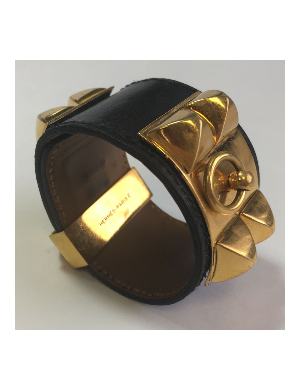 Manchette HERMES Médor en cuir noir 