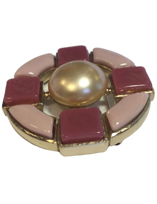 CHANEL round brooch in gilded metal and pink molten glass