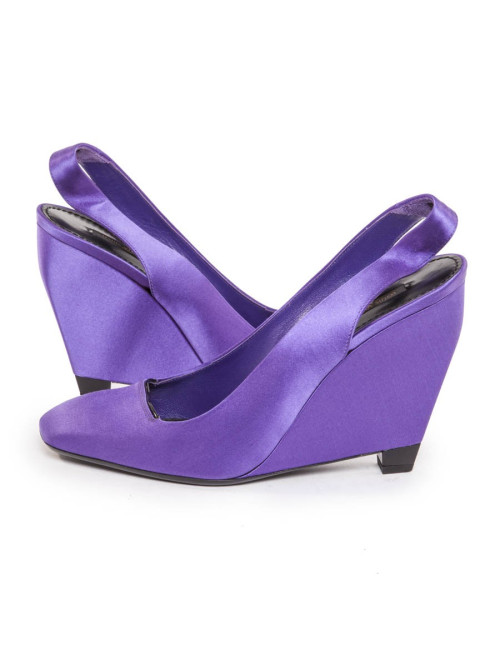 LOUIS VUITTON T 40 en purple Duchess satin pumps