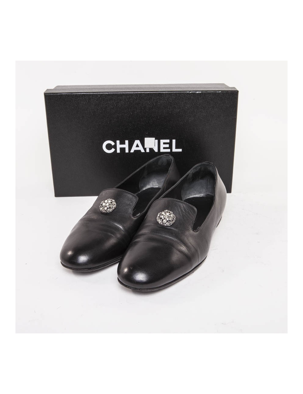 CHANEL T 39 EN black leather moccasins