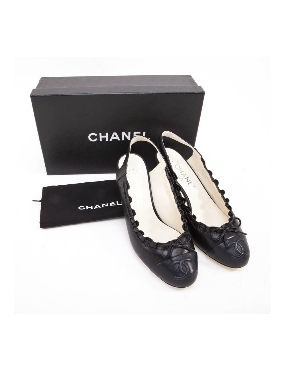 Two-tone CHANEL T 38.5 EN pumps