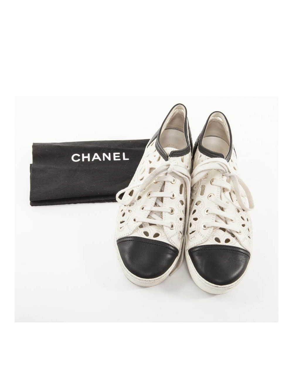 CHANEL T 39.5 black and white leather and embroidery sneakers
