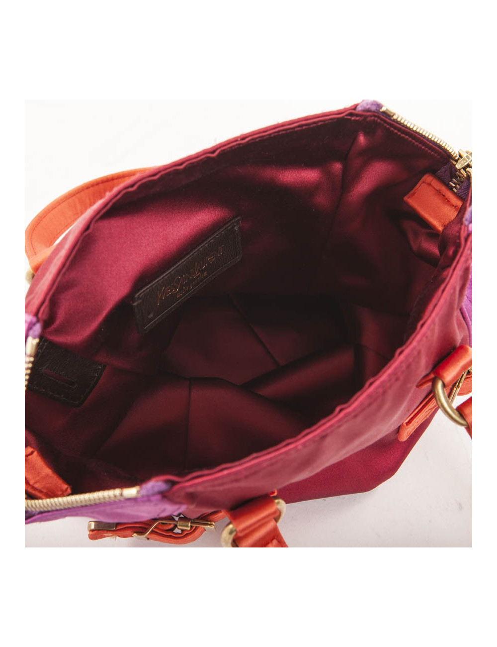 Sac du soir Down Town YVES SAINT LAURENT en satin rouge et fuschia