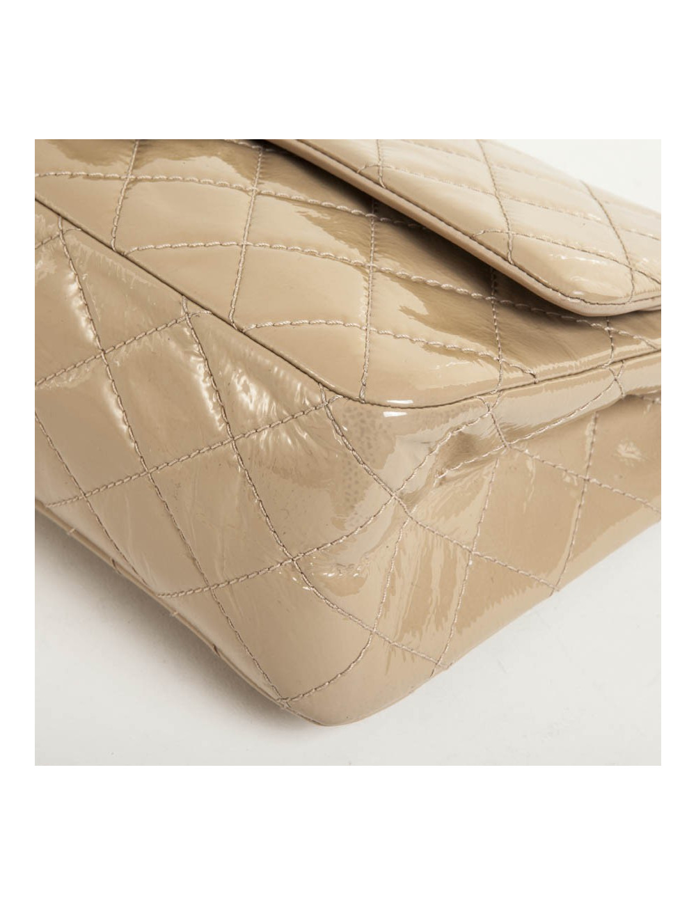 Jewelry beige patent leather CHANEL 2.55 bag money