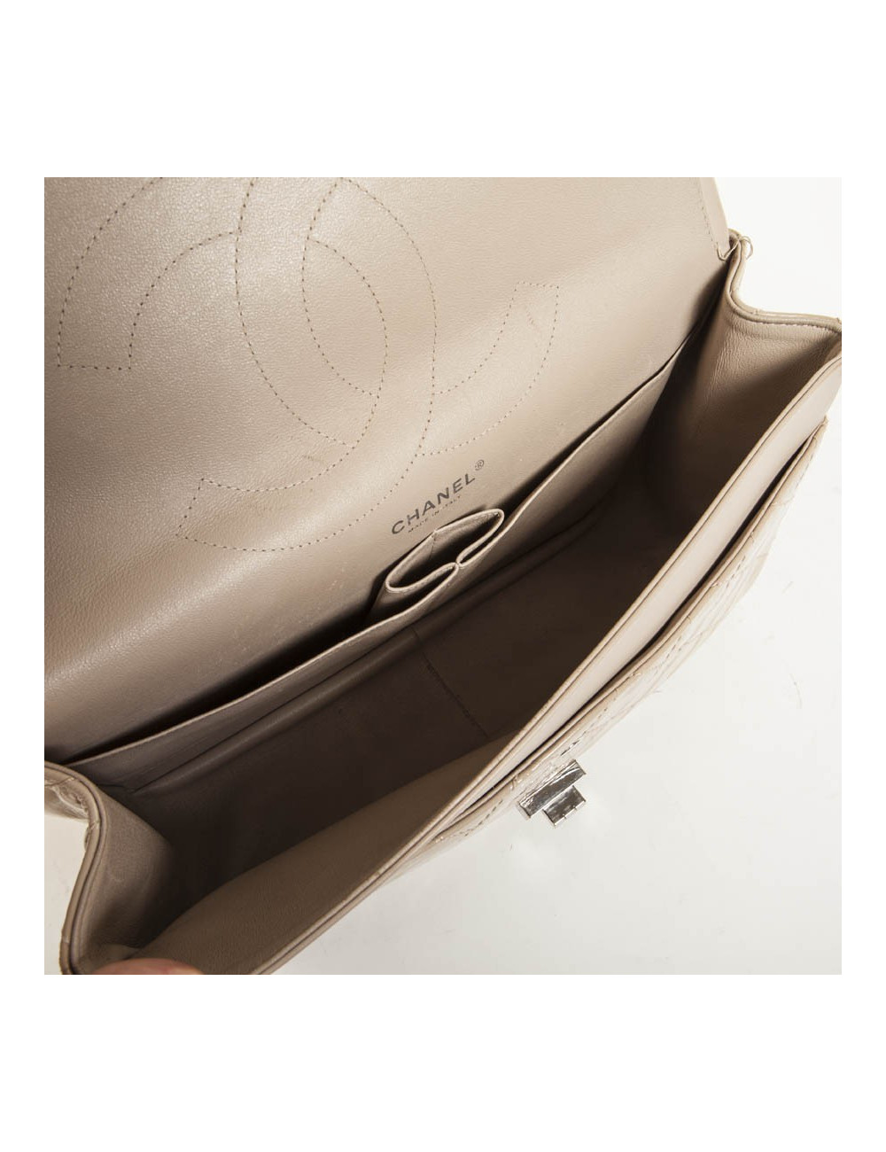 Sac 2.55 CHANEL cuir verni beige bijouterie argent