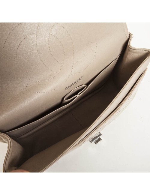 Sac 2.55 CHANEL cuir verni beige bijouterie argent