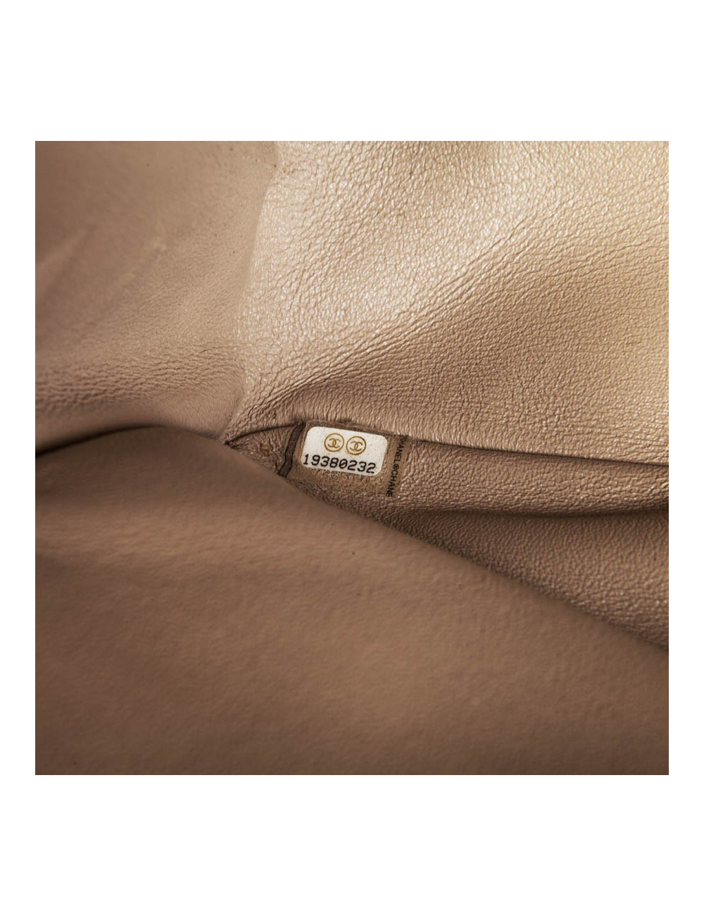 Sac 2.55 CHANEL cuir verni beige bijouterie argent