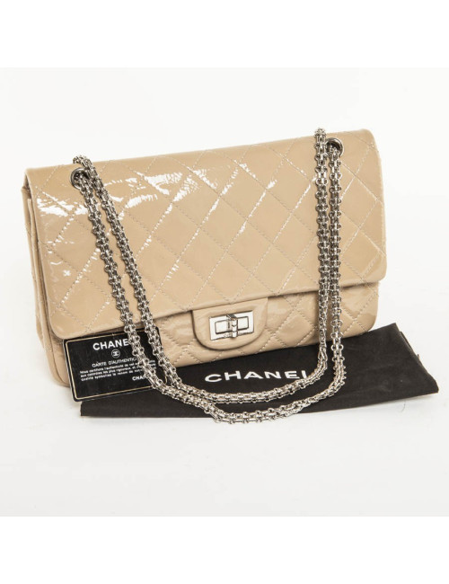 Sac 2.55 CHANEL cuir verni beige bijouterie argent