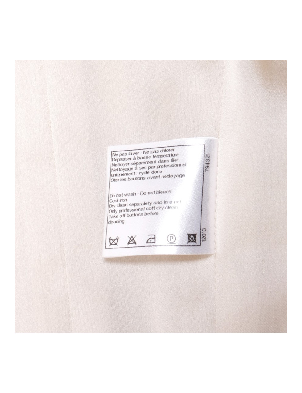 Robe CHANEL T 36 en cachemire et soie blanc cassé 