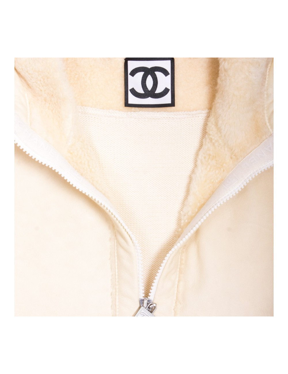 Gilet CHANEL T 40 peau retournée