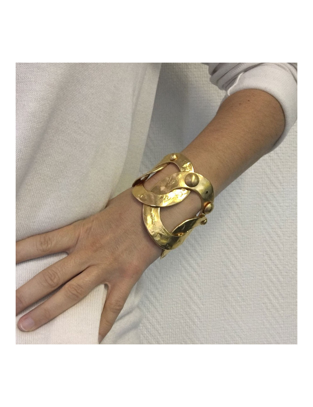 Bracelet LOUIS VUITTON anneaux en métal plaqué or martelé