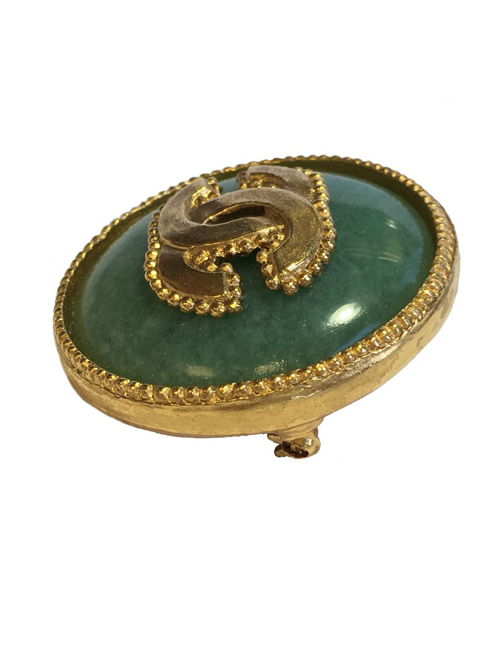 CHANEL round brooch in gilded metal and jade color semi precious stone