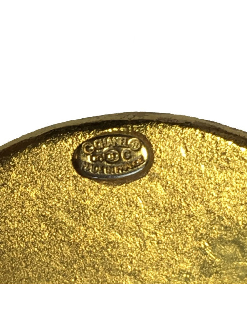 Broche CHANEL ronde en métal doré et pierre semi précieuse couleur jade