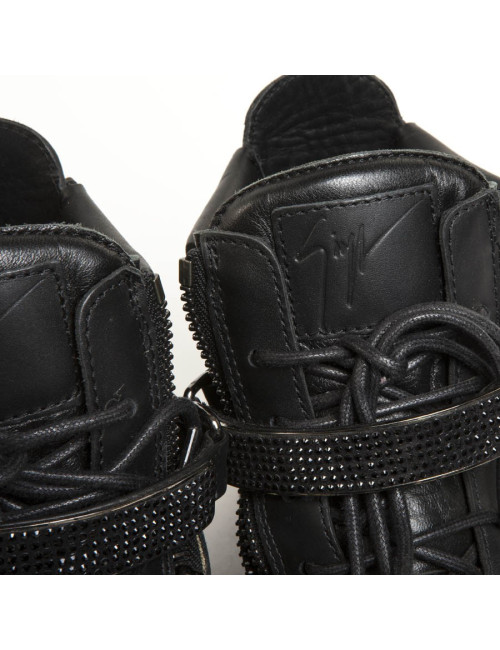 GIUSEPPE ZANOTTI T 39 leather and black rhinestone boots