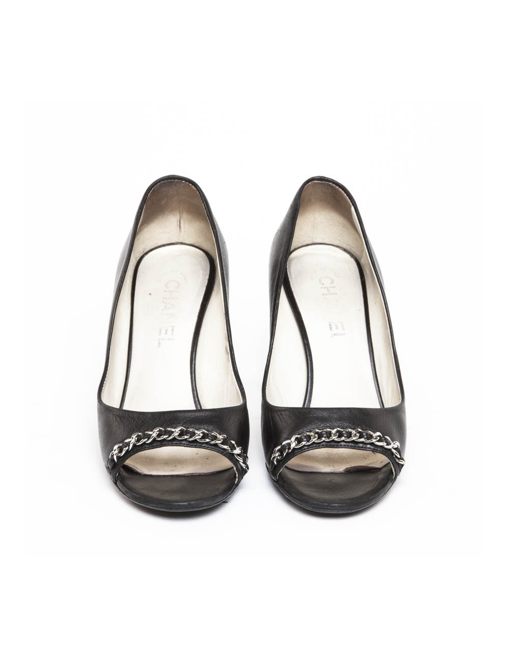 Escarpins CHANEL T 39.5 cuir noir et chaîne argentée