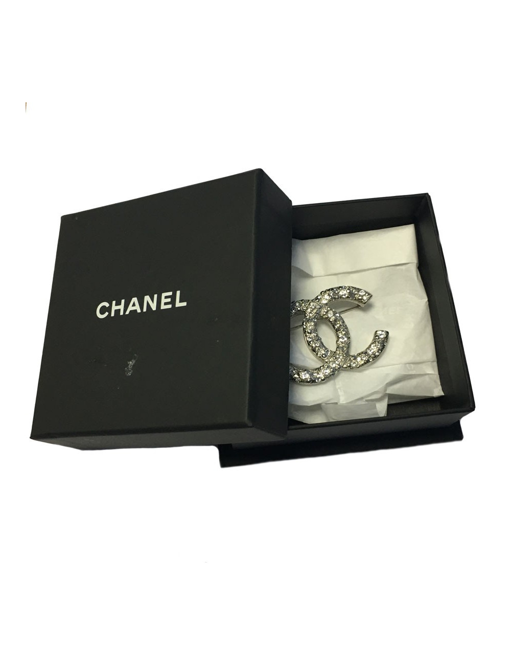 Broche CHANEL CC en métal argenté serti de strass