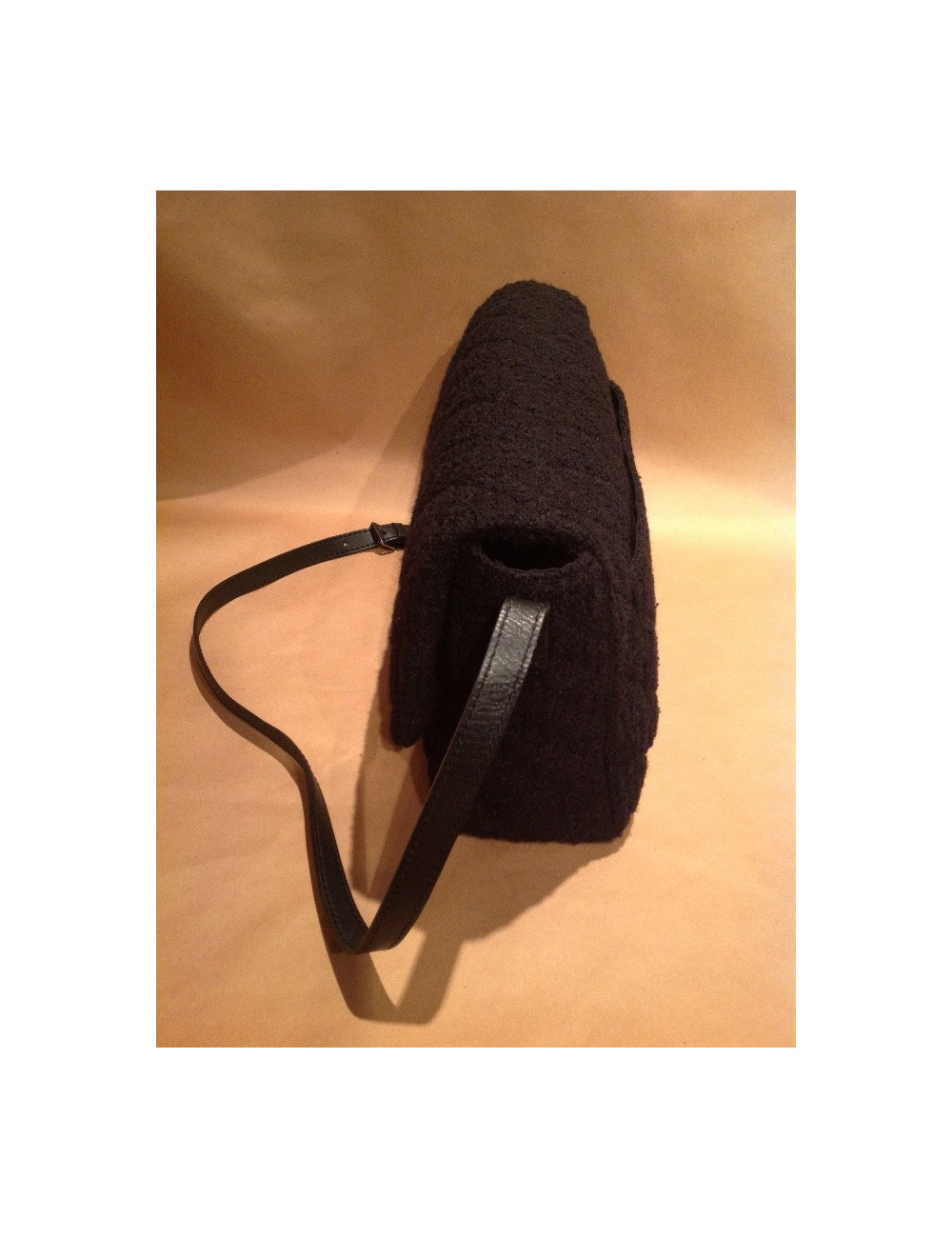 Besace 2.55 en tweed noir CHANEL