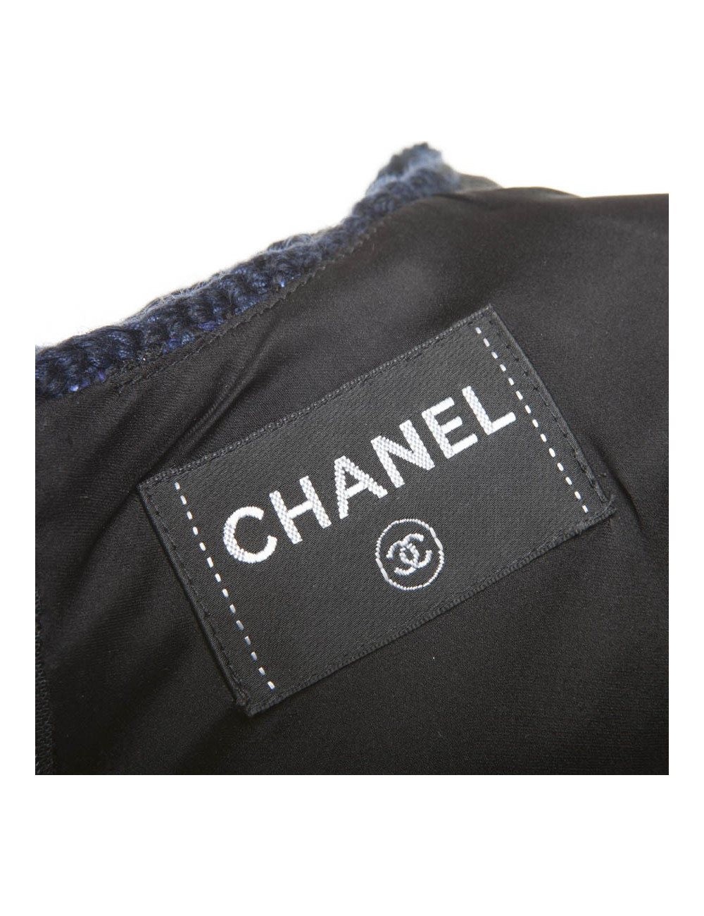 Robe CHANEL T38 "Paris-Shanghaï"en tweed bleu avec sa broche