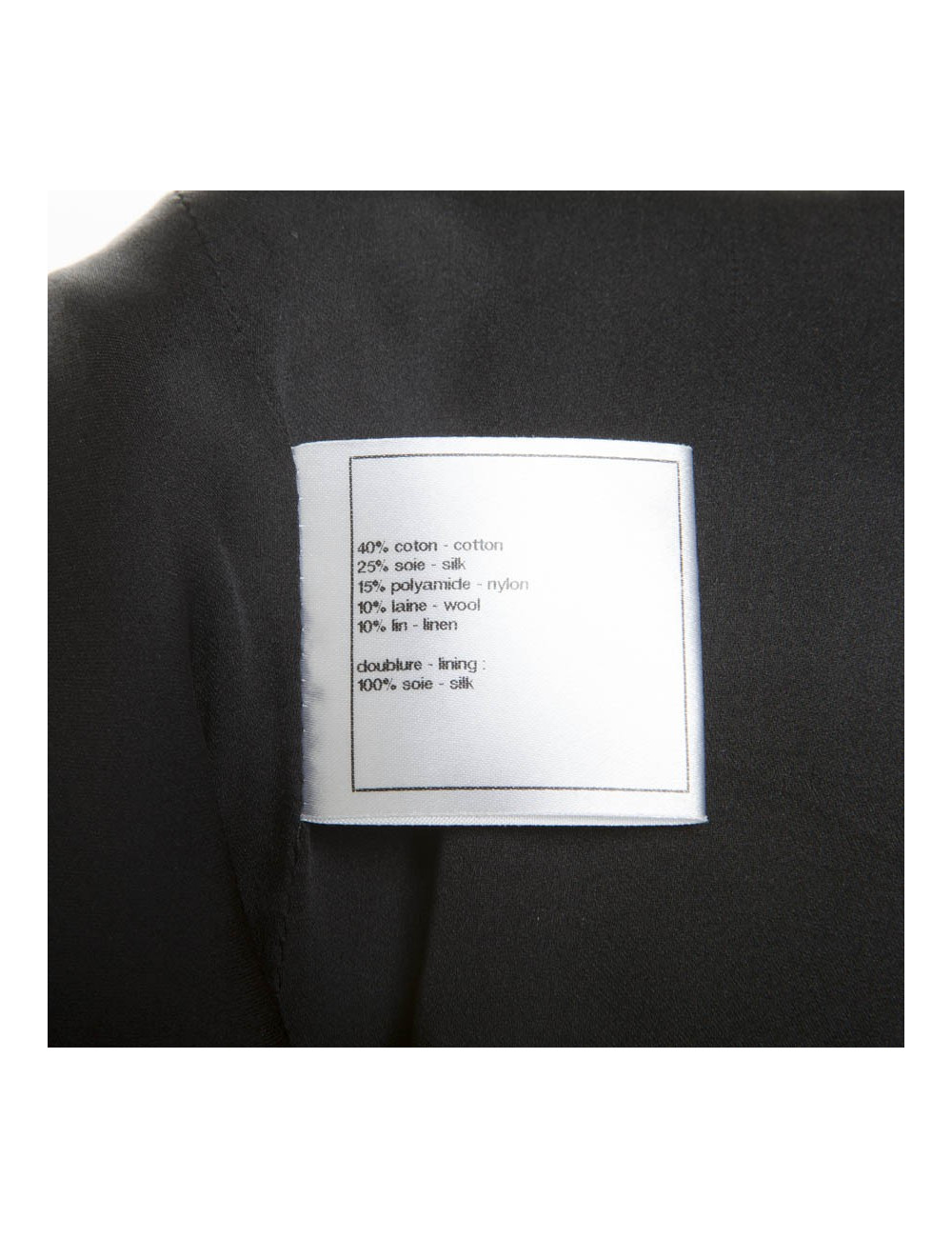 Robe CHANEL T38 "Paris-Shanghaï"en tweed bleu avec sa broche