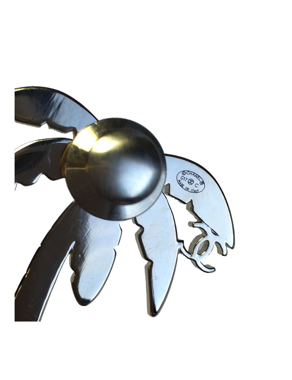 2017 pine's CHANEL Palm in silver metal and Pearly pearls