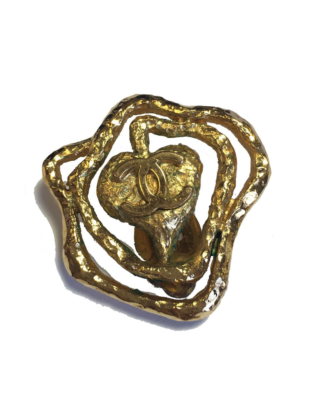 CHANEL Vintage clip-on earrings in gilt metal