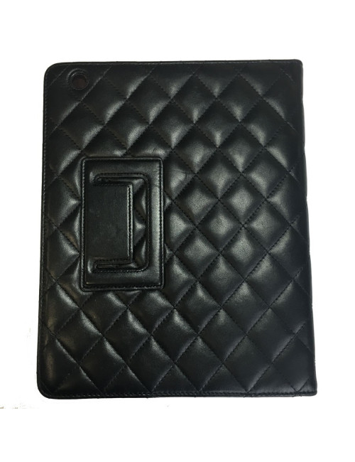 xxx Etui IPAD CHANEL en cuir matelassé noir