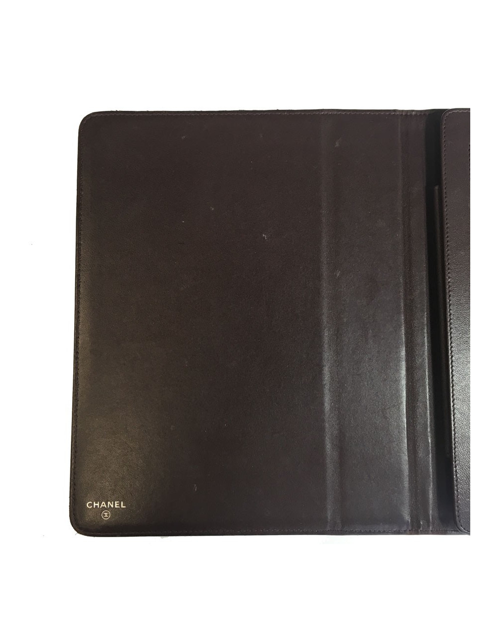 xxx Etui IPAD CHANEL en cuir matelassé noir