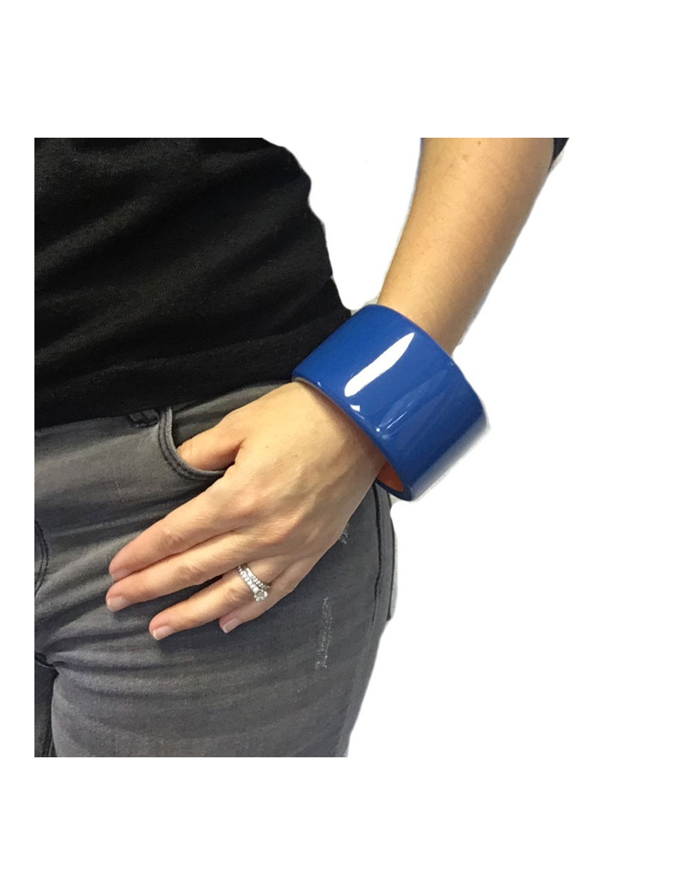 Manchette HERMÈS en bois laqué bleu et orange