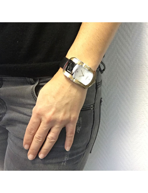 Montre FENDI collection Caméléon en cuir noir et métal doré