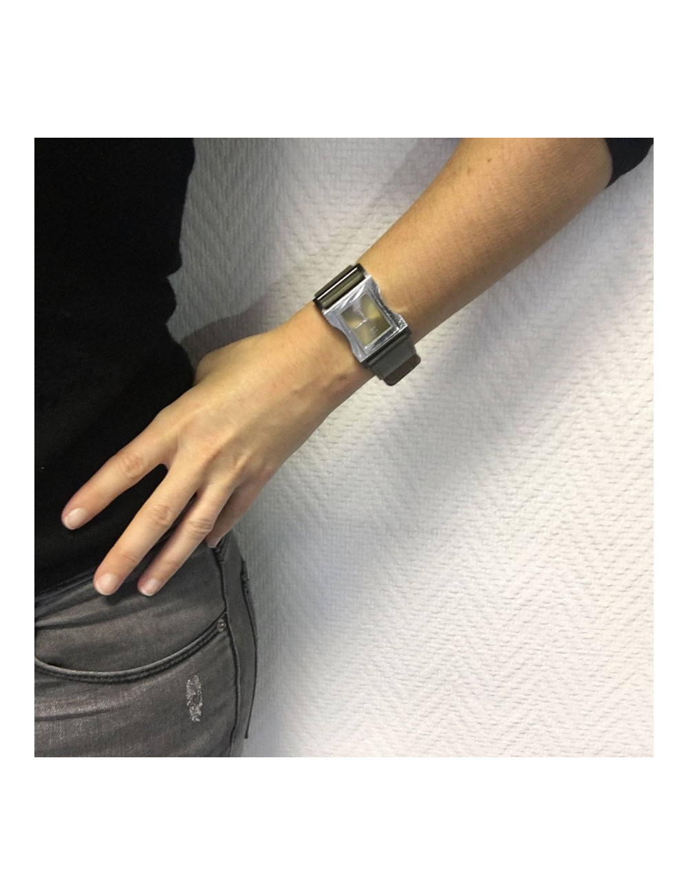 DIOR man in steel and leather watch