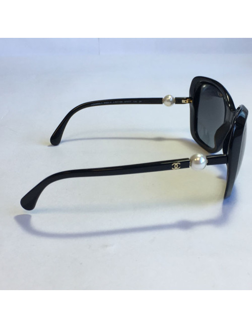 Lunettes de soleil CHANEL en plastique noir 