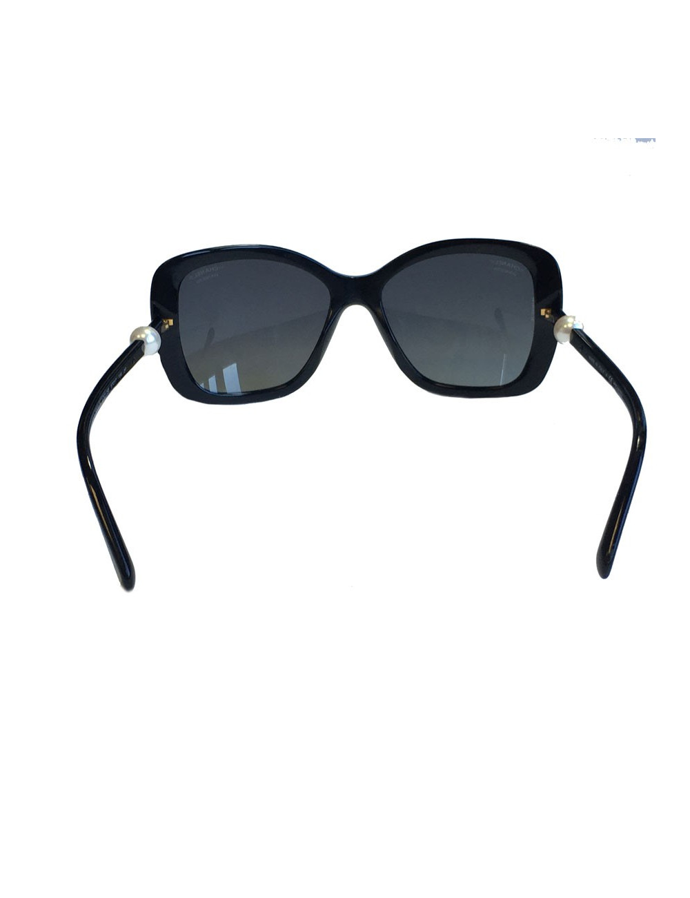 Lunettes de soleil CHANEL en plastique noir 