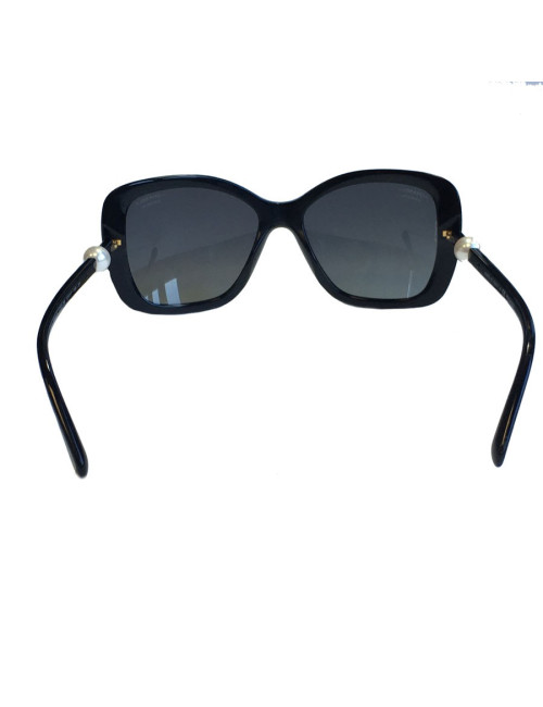 Lunettes de soleil CHANEL en plastique noir 